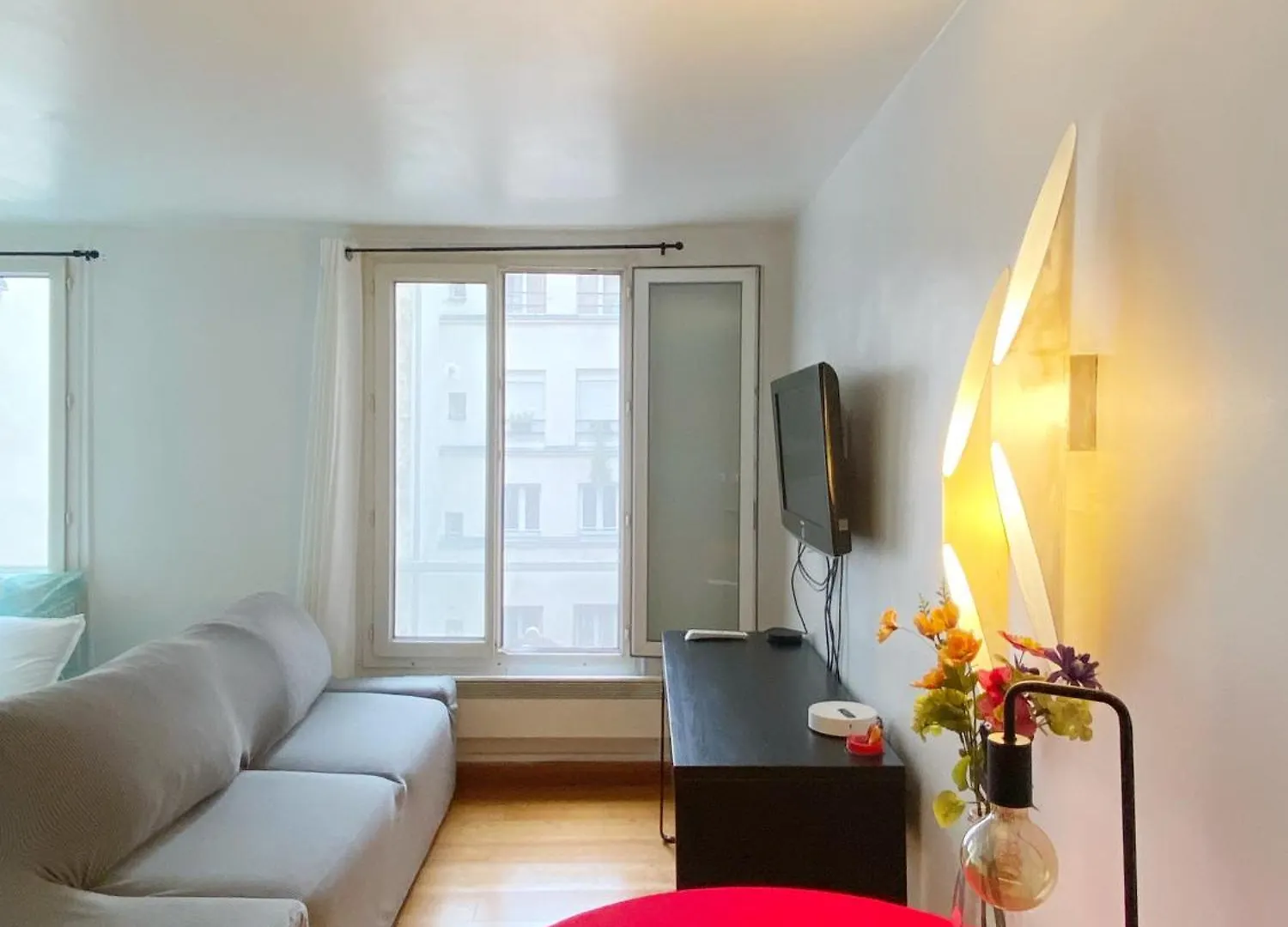 Poetic - Cozy In 2nd Apartment Paris