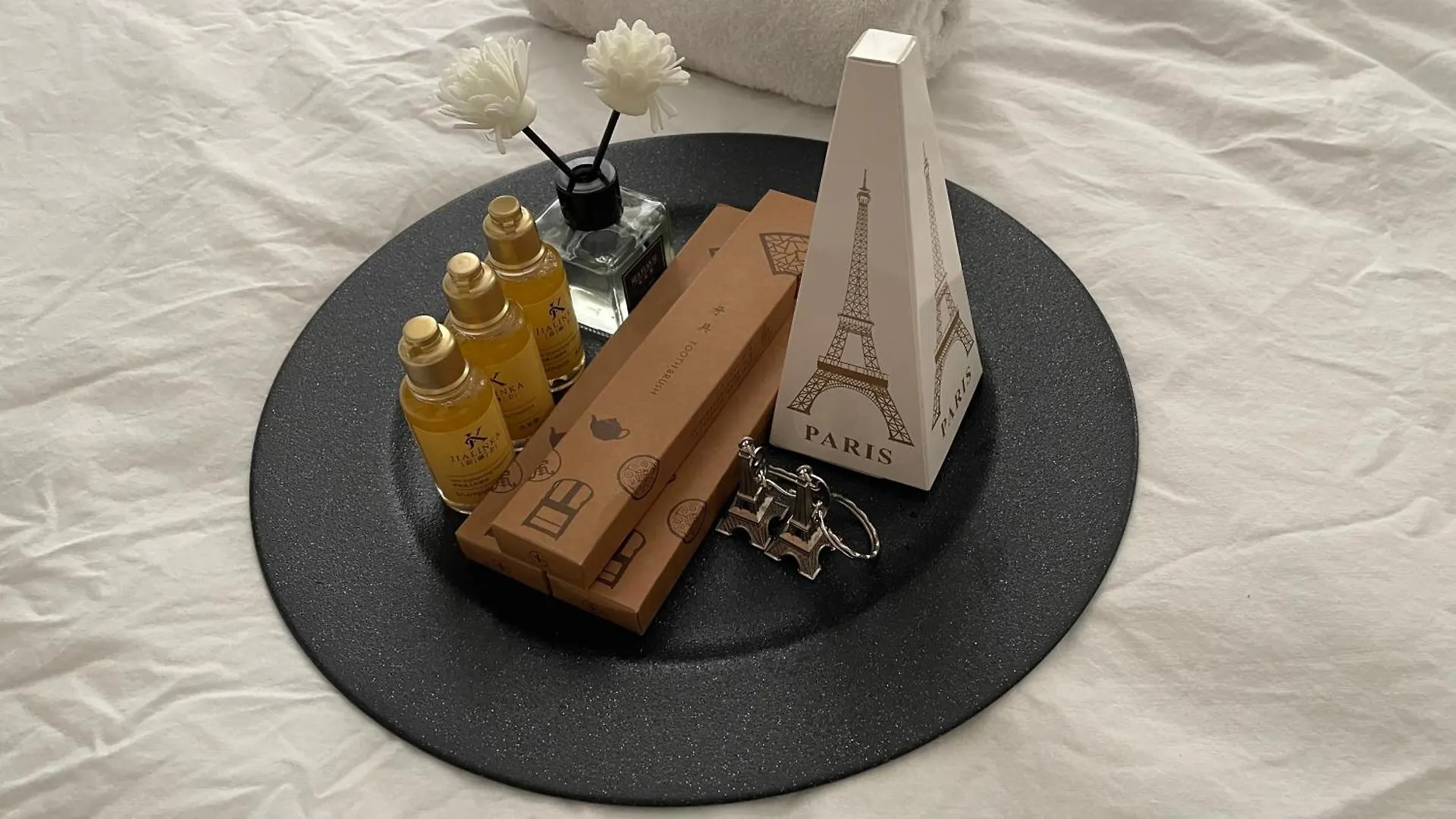 Poetic - Cozy In 2nd Apartment Paris
